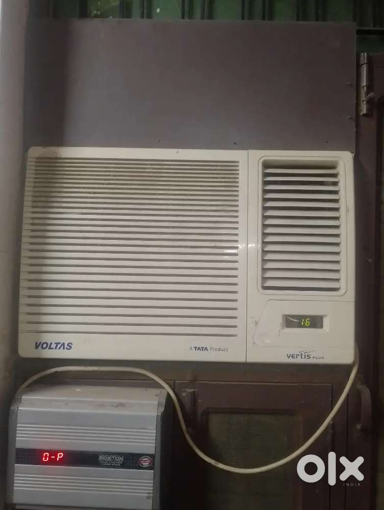 Voltas window AC 1,5. Tan