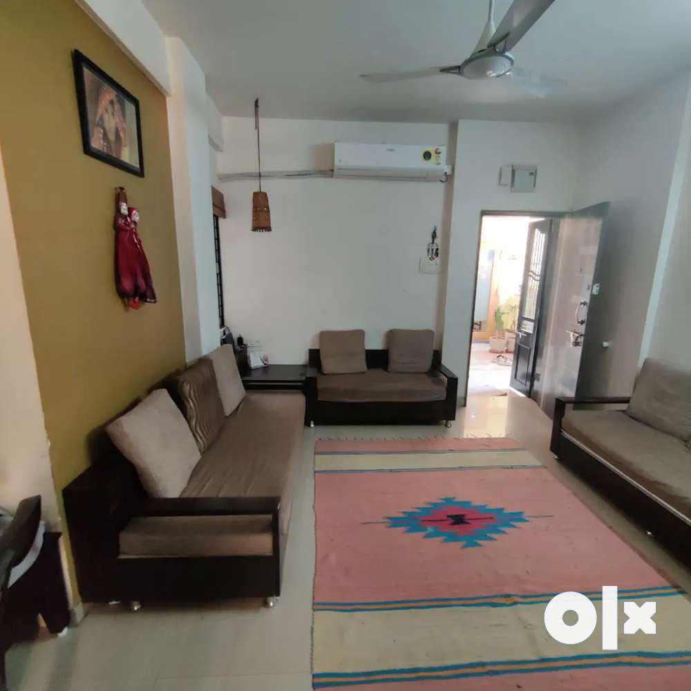 2 bhk flat fully furnished - Racecourse