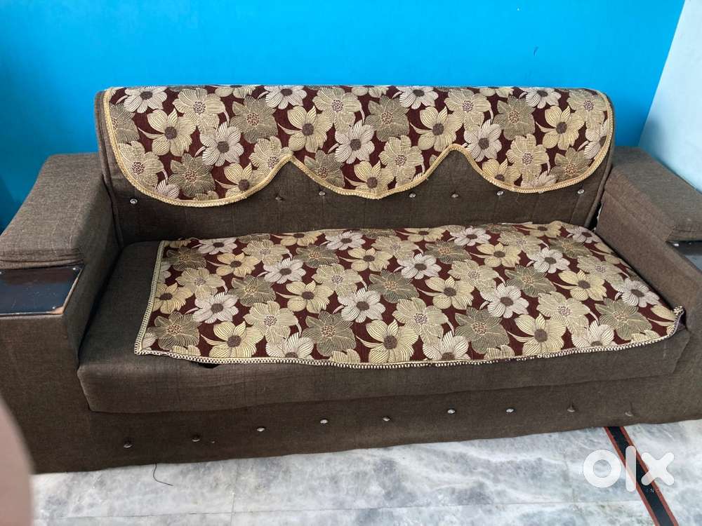Sofa set with table