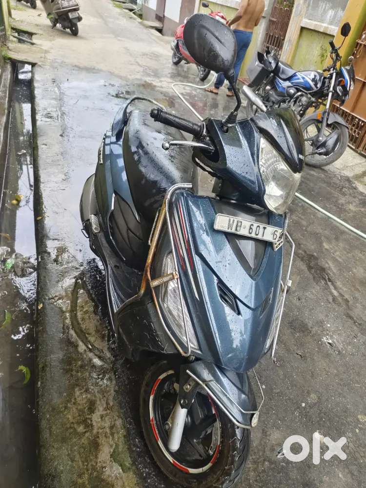 good condition scooty,  low price, urgent sell
