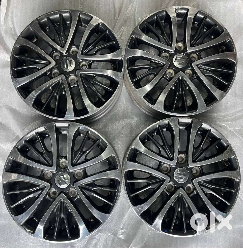EIRTIGA ALLOY WHEELS 15 INCHES (VERY GOOD CONDITION)