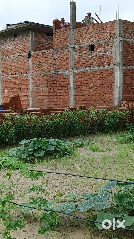 Yaha paas me jaipuria, sunbeam school railway station v h