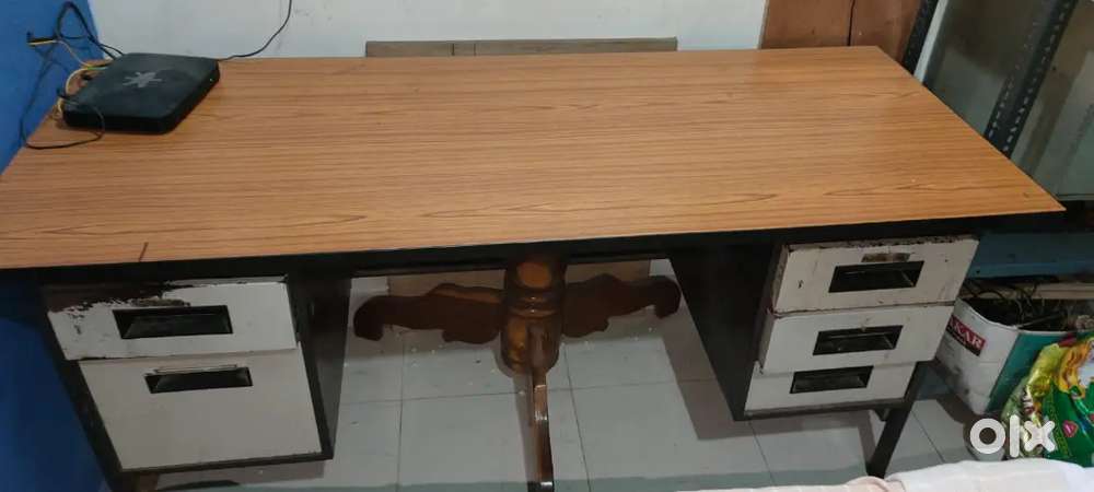 Godrej table with lockers