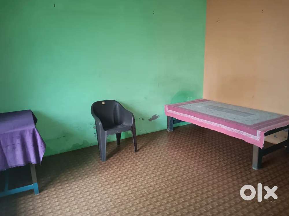 Single room set available for rent