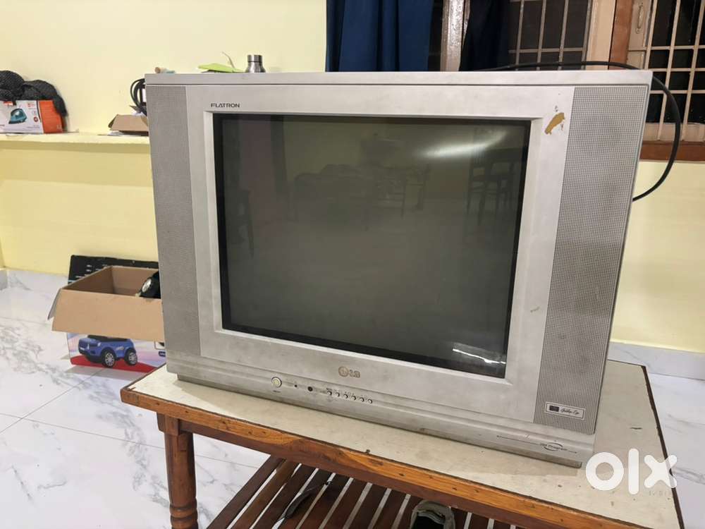 LG FLATRON 22 inch tv
