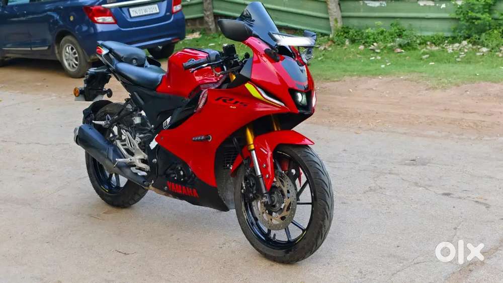 R15 V4 RED (PAY 15K SPOT FINANCE AVAILABLE)