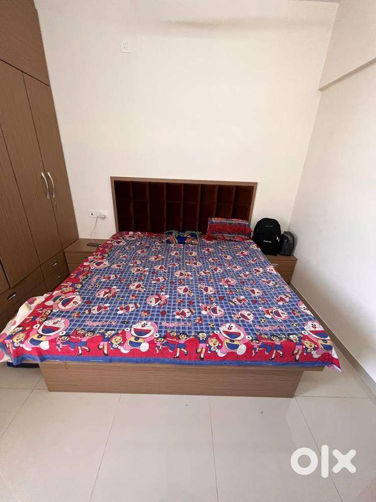2 BHK GOOD LOOKING, WELL MENTAINED FLAT