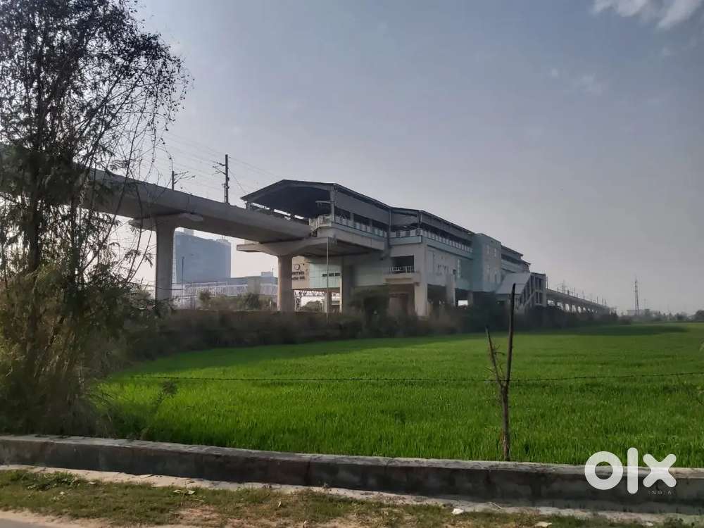 Ready to mov property in Noida sector 142