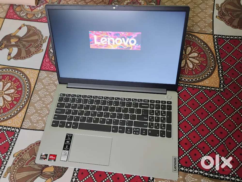 Lenovo IdeaPad 1 silver