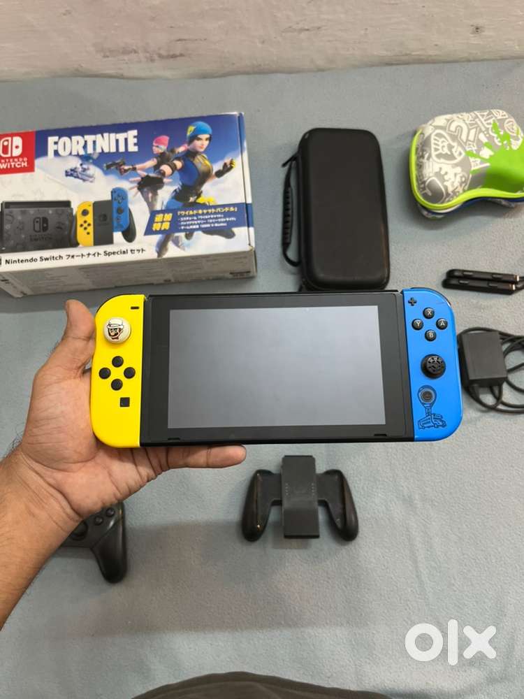 Nintendo Switch V2 Fortnite Edition ( Any game can be installed)