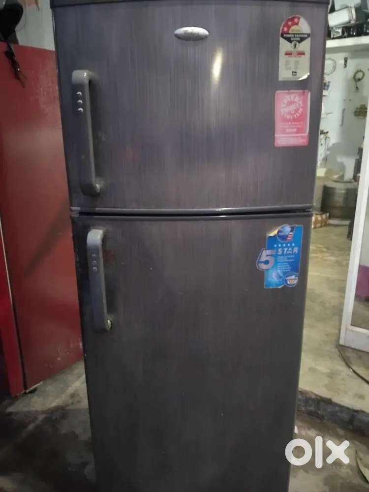 LG fridge 280L good conditions 4star