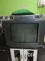 Sony TV with uffer sound on it in excellent condition