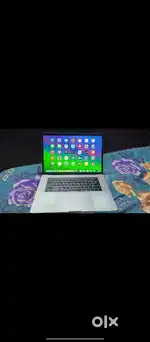 Macbook pro i7 16/512