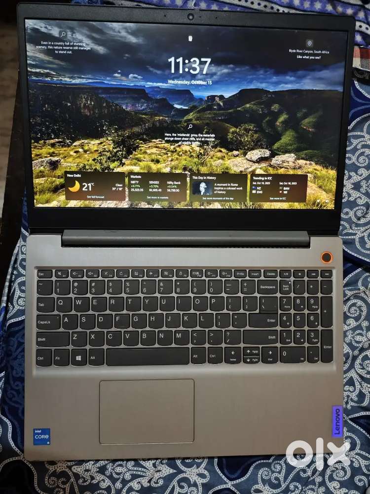Lenovo IdeaPad slim 3 i5 11th gen 8gb ram 512gb SSD