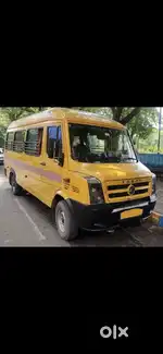Tempo Traveller 17.Set School Bus