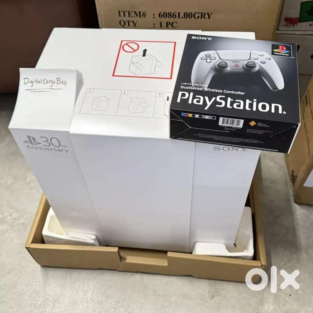 PS5 Pro 30th Anniversary Limited Edition Bundle + Bonus DualSense