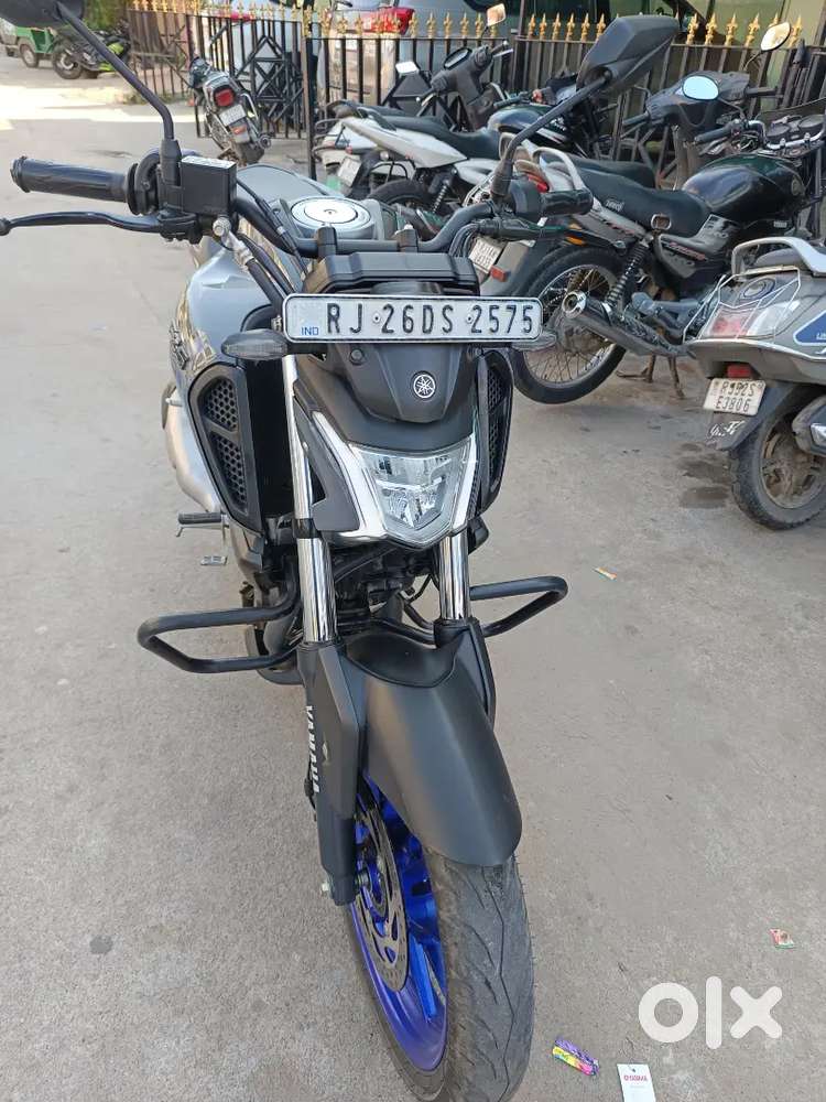 Yamaha FZS VERSION 04