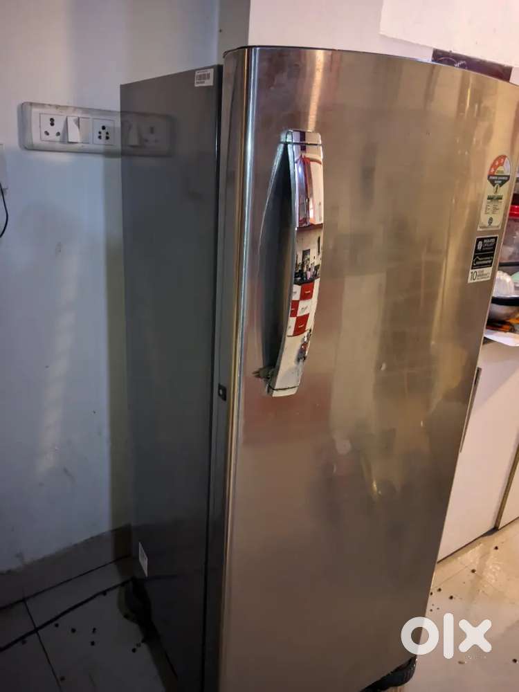 Fridge 1 saal purani hai