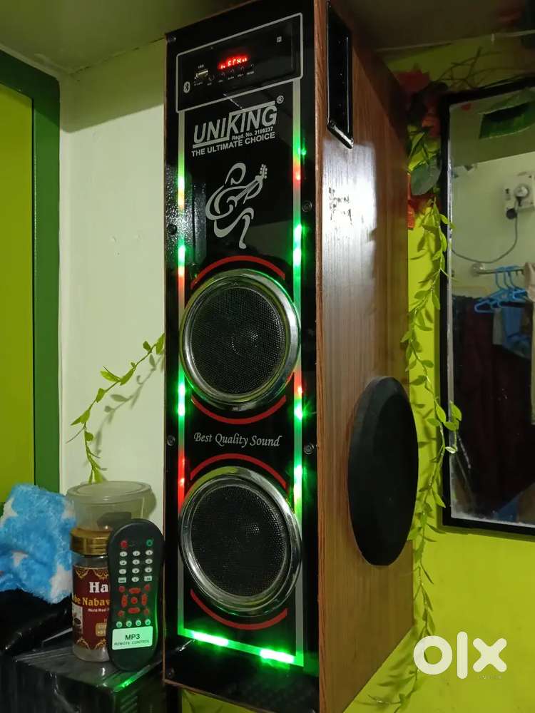 TOWER SPEAKER WITH REMOTE