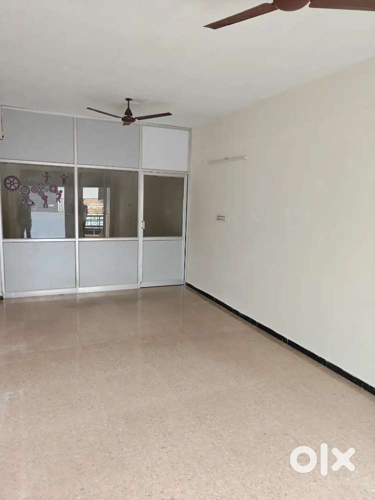 225 sq ft semifurnished 2nd Flr office rent Nava india Avinashi road