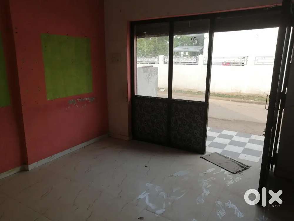 Shop for rent monthly 6000