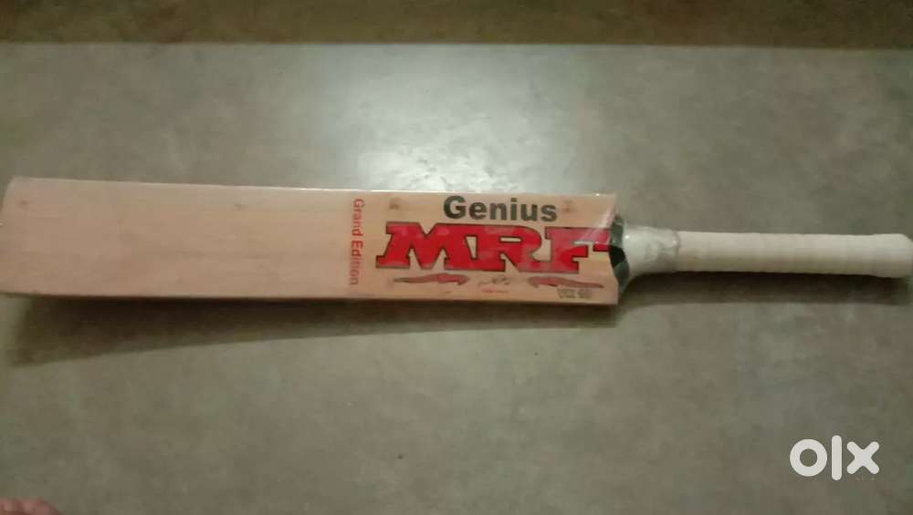 MRF Kasmiri willow cricket bat