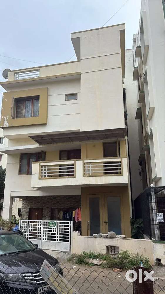 Hi guys I want to sell my independence building clear title good locti