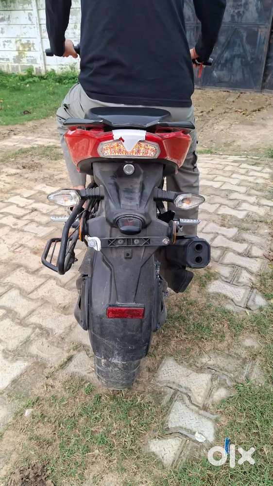 Apache rtr 160 4v