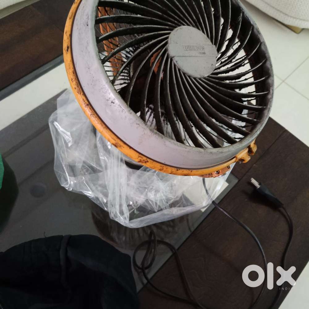 FAN wall orange colour