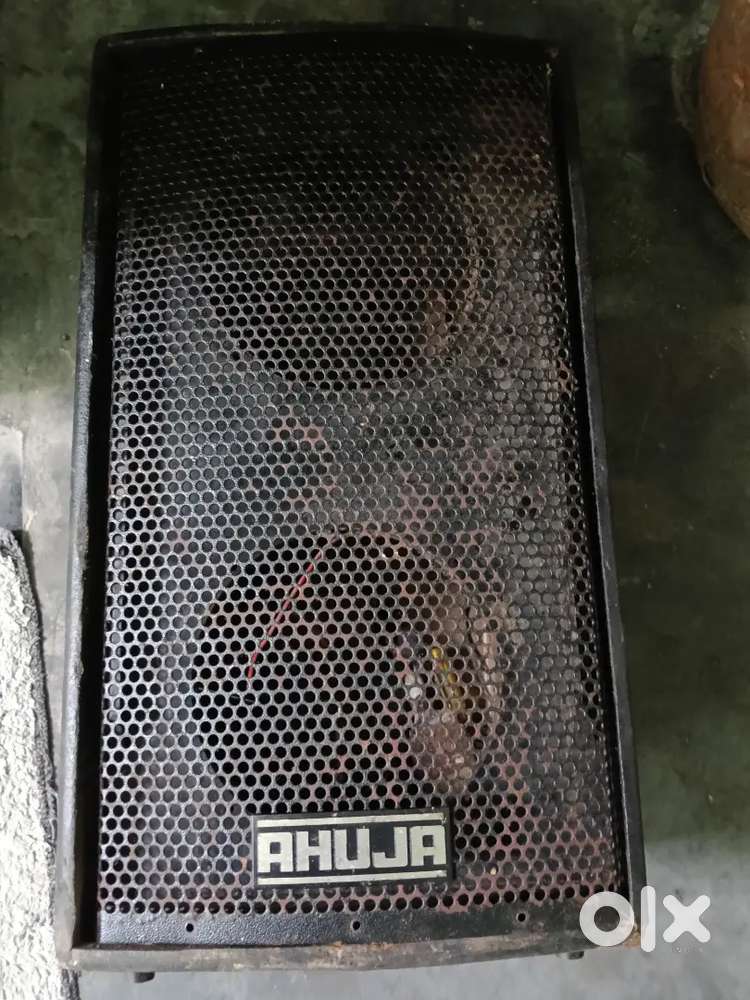 Ahuja 8 speaker columns