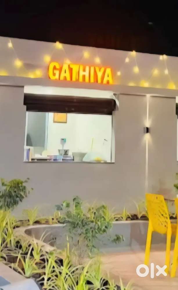 રેસ્ટોરન્ટ માં ગાંઠિયા નું કાઉન્ટર ભાડે થી આપવાનું છે.