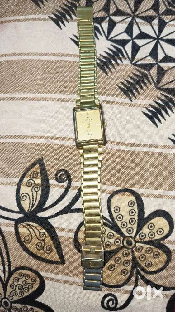 TITAN Golden chain wrist watch