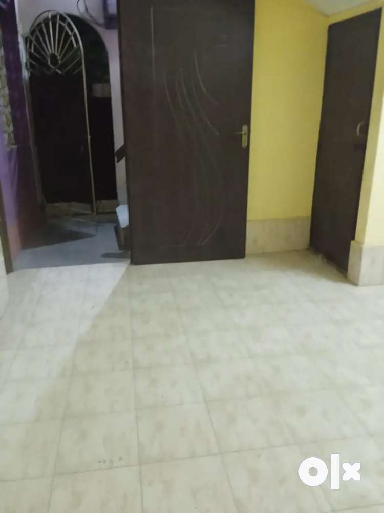 2 rooms with attached washrum/kitc available for rent at the main road
