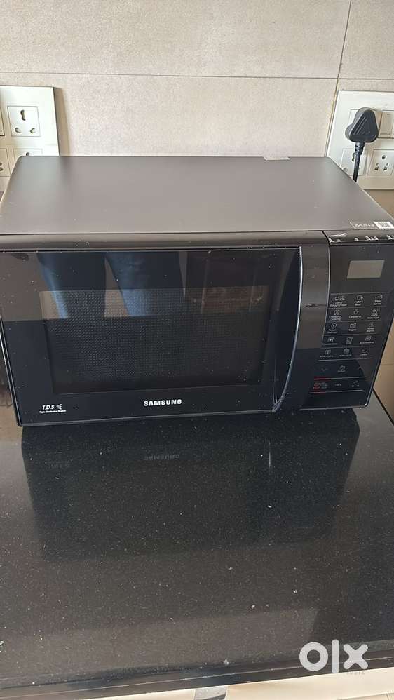 Samsung Convection Microwave Oven – 21L (Barely 4 Months Old!)