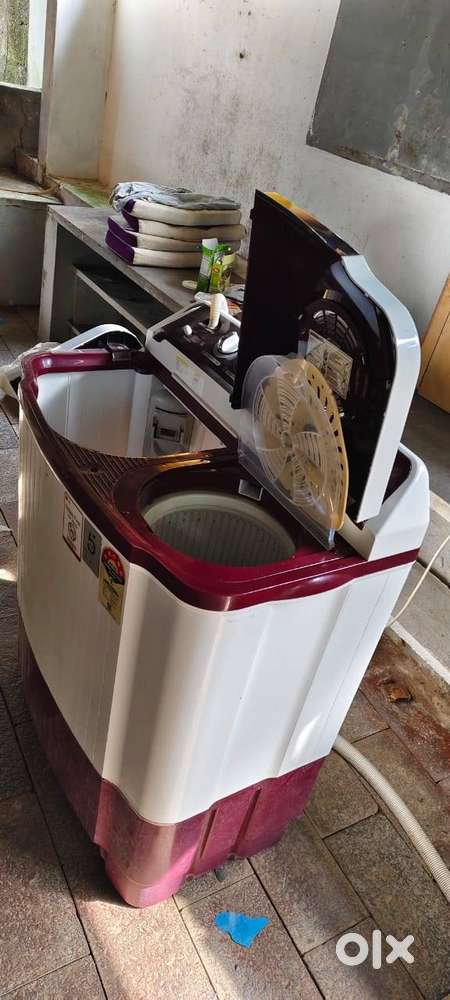 LG Semi auto washing Machine