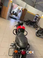 Hunter 350 new gadi ha koi chalata nhi