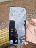 Oneplus 9 5G (8/128) with a single green line on display