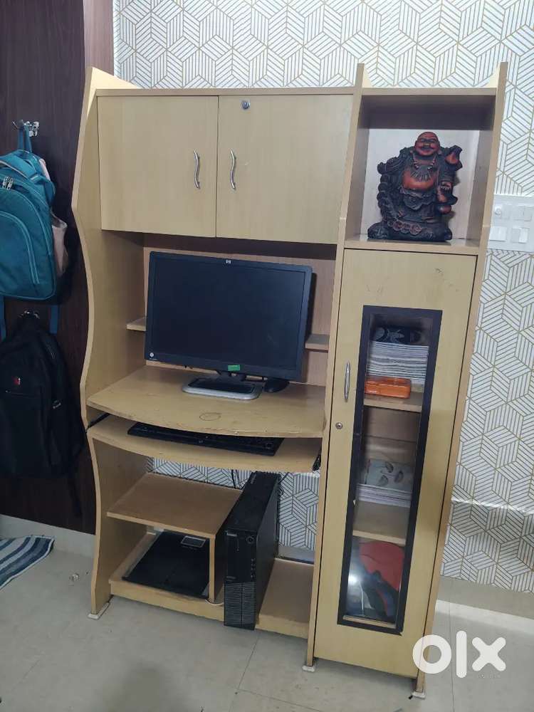 Stylish Heavy Duty wooden Computer Table 42x15x66  Excellent condition