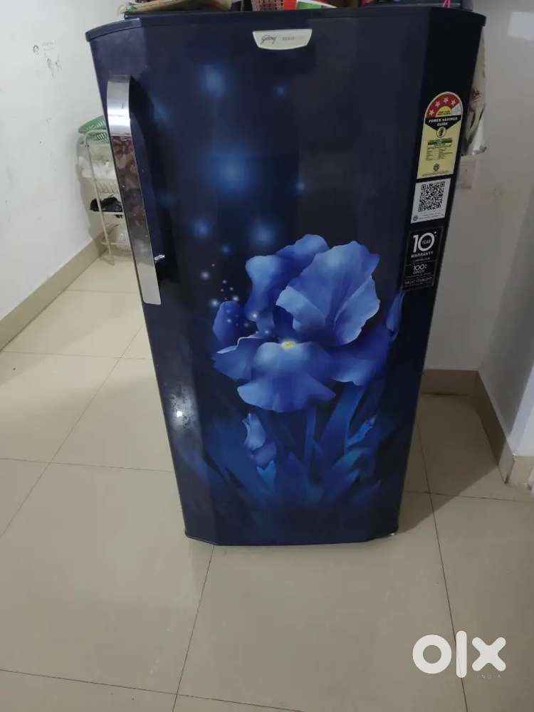1 Year Old Single Door Fridge for sell