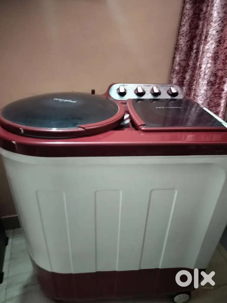 Whirlpool semi automatic washing machine