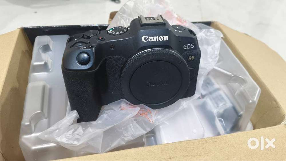 Canon f8 camera