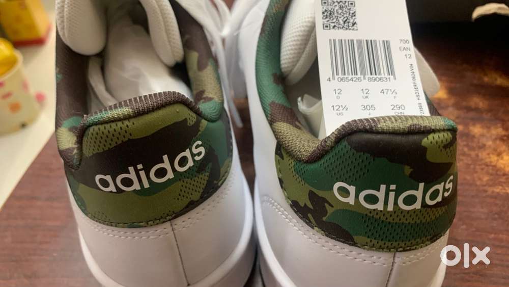 ADIDAS ADVANTAGE BASE SHOE ORGINAL UK 12 with addidas bill original