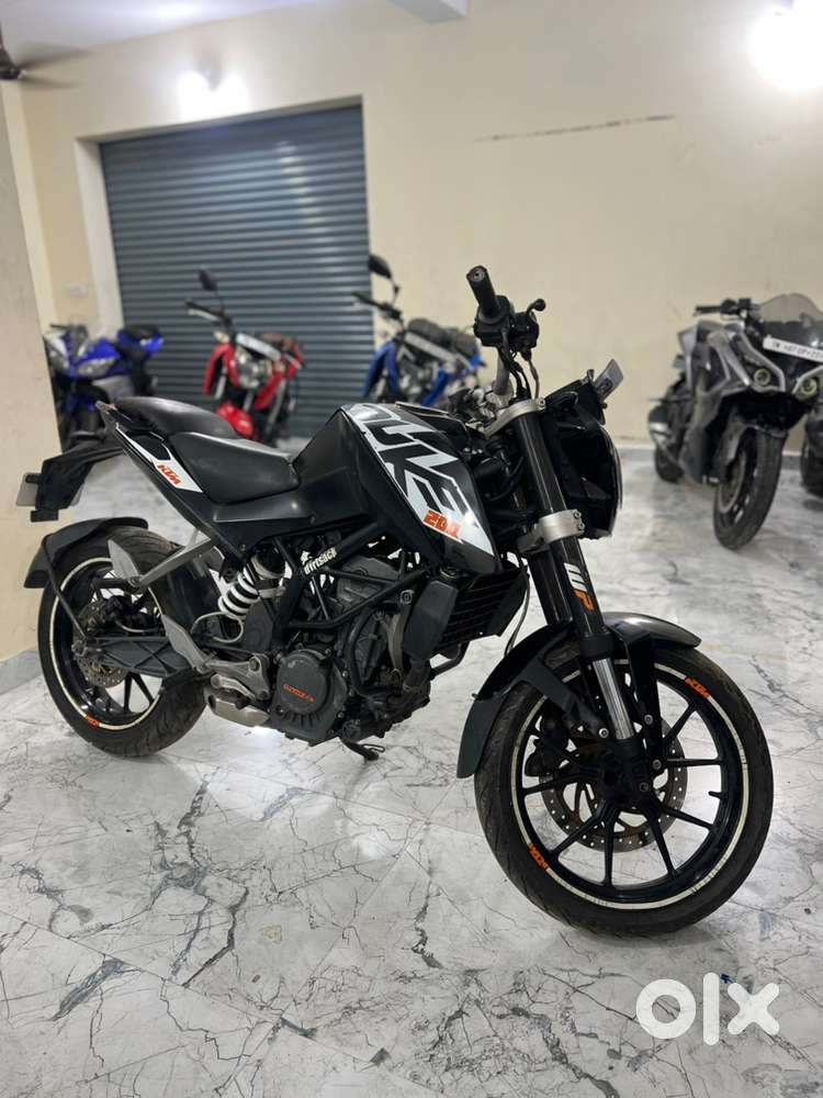 Ktm duke 200( showroom condition )