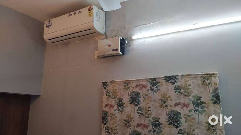 1 BHK AC . FOR WOMEN OR SMALL FAMILY . SEMI FURNISHED .
