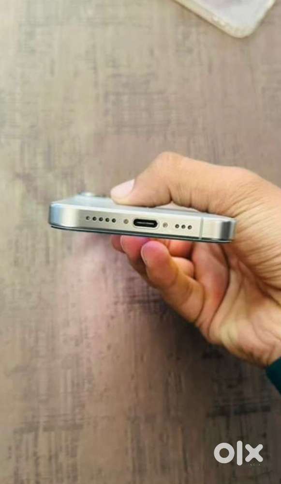 I phone 15 pro 256 gb