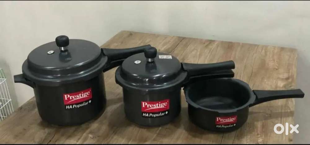 Prestige pressure cooker combo with induction base