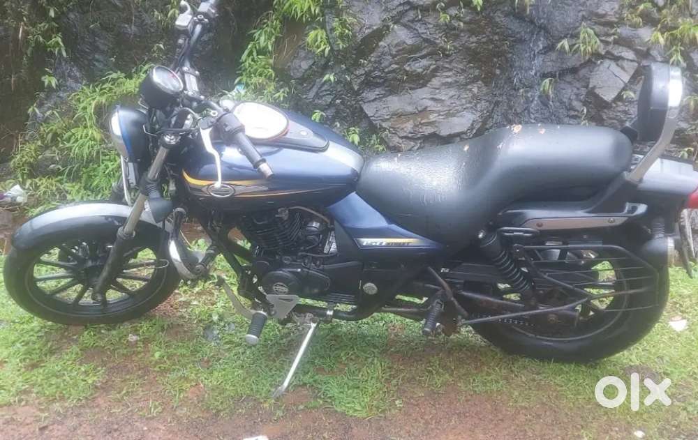 Avenger 150 street