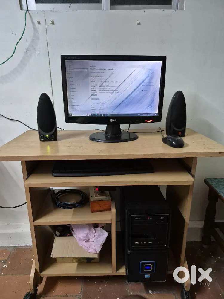 Used computer for sale with table