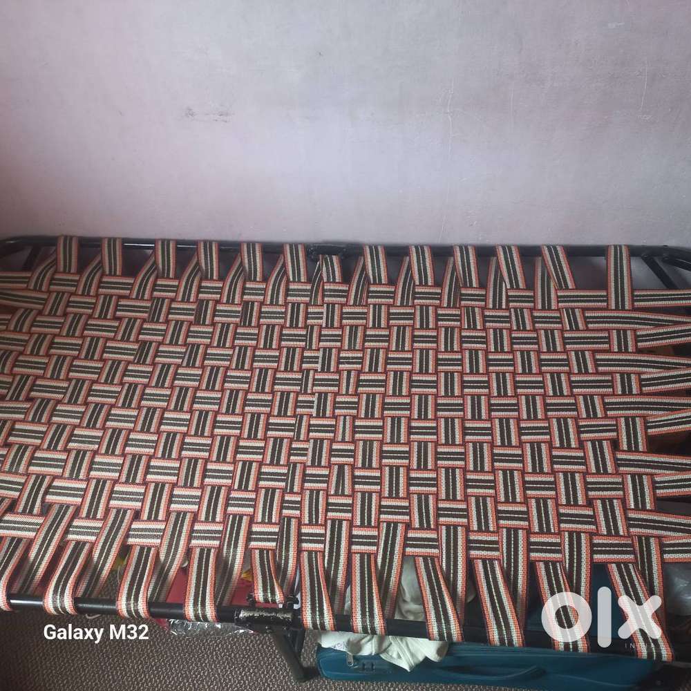 Folding bed