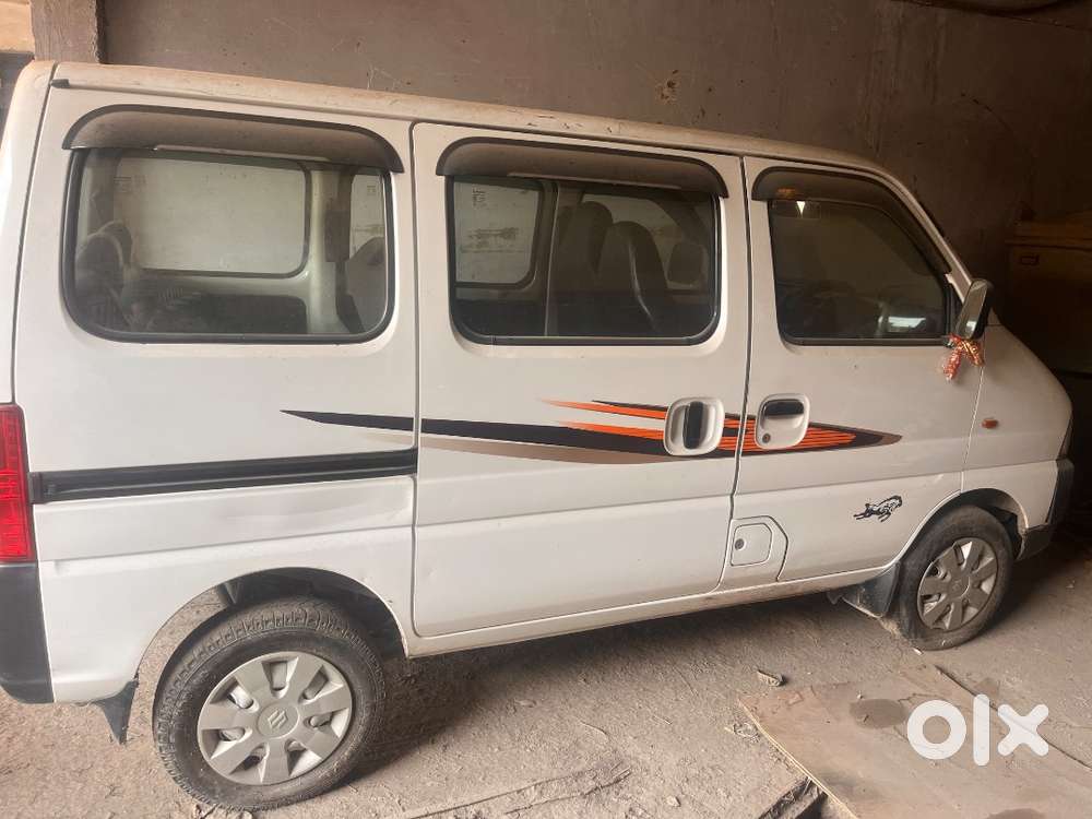 Maruti Eco Superior White Saloon Car